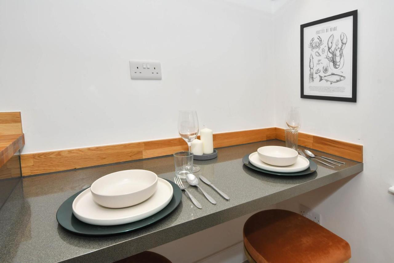 Antrobus Deluxe By Yourstays - 1 Bedroom Luxury In Apartment Congleton